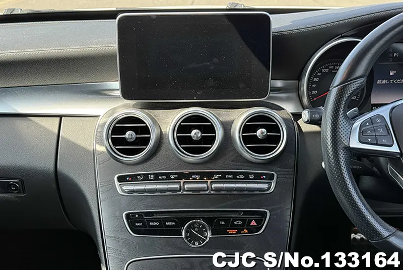 Mercedes Benz C Class in white for Sale Image 12