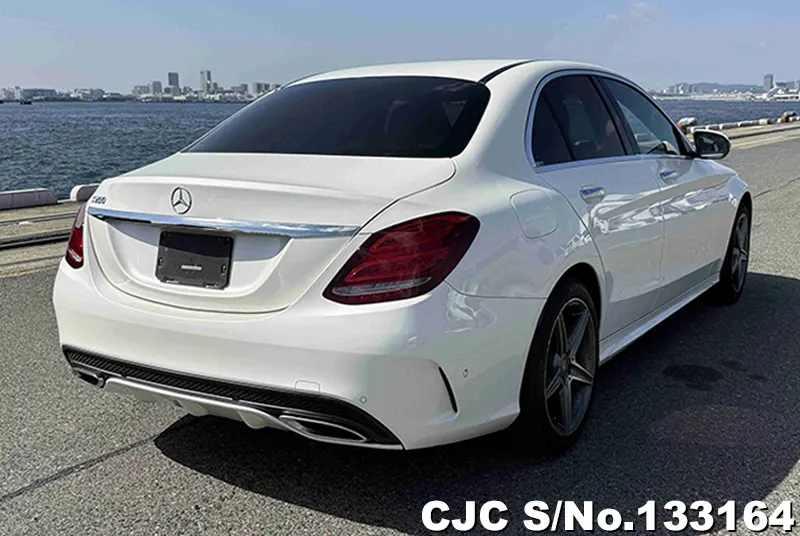 Mercedes Benz C Class in white for Sale Image 2