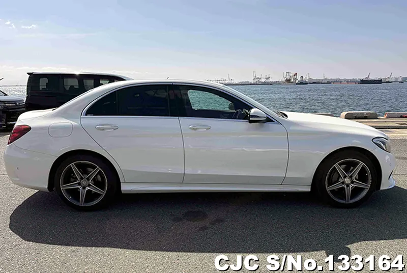 Mercedes Benz C Class in white for Sale Image 6