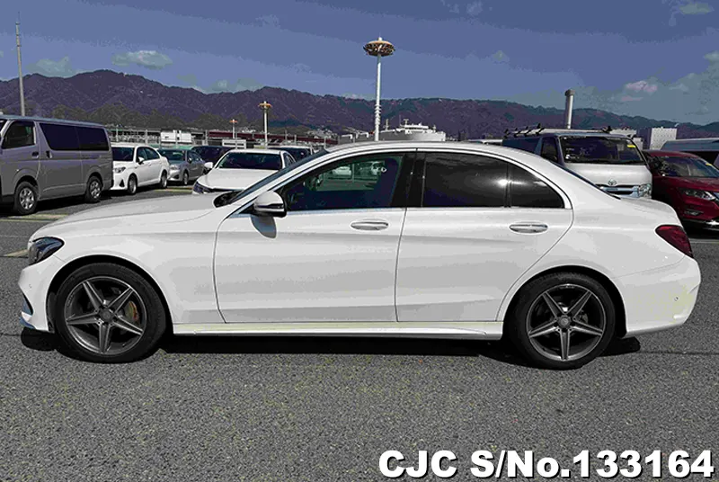 Mercedes Benz C Class in white for Sale Image 7