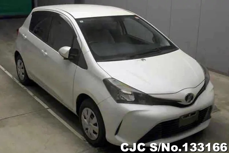 2016 Toyota / Vitz Stock No. 133166