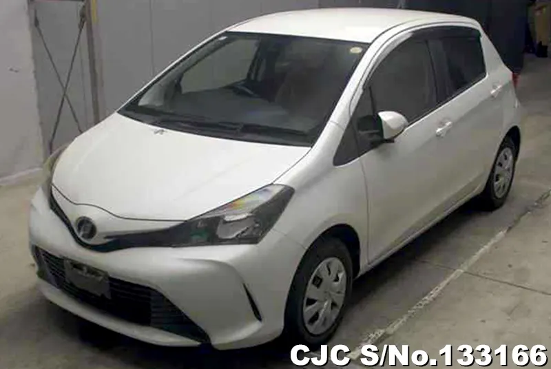 2016 Toyota / Vitz Stock No. 133166
