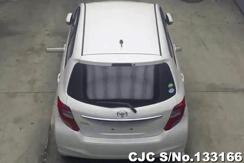 2016 Toyota / Vitz Stock No. 133166
