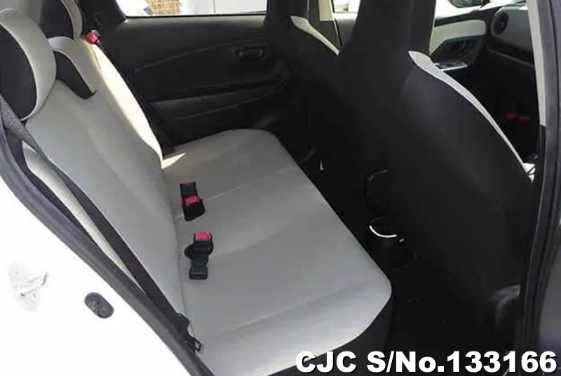 2016 Toyota / Vitz Stock No. 133166