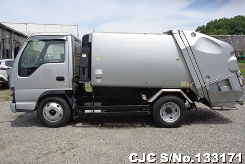 2004 Nissan / Condor Stock No. 133171