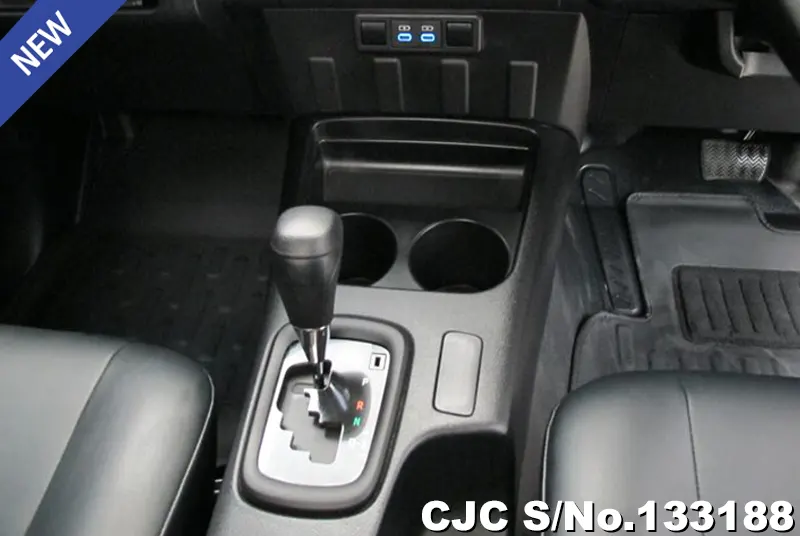 2025 Toyota / Hilux / Champ Stock No. 133188