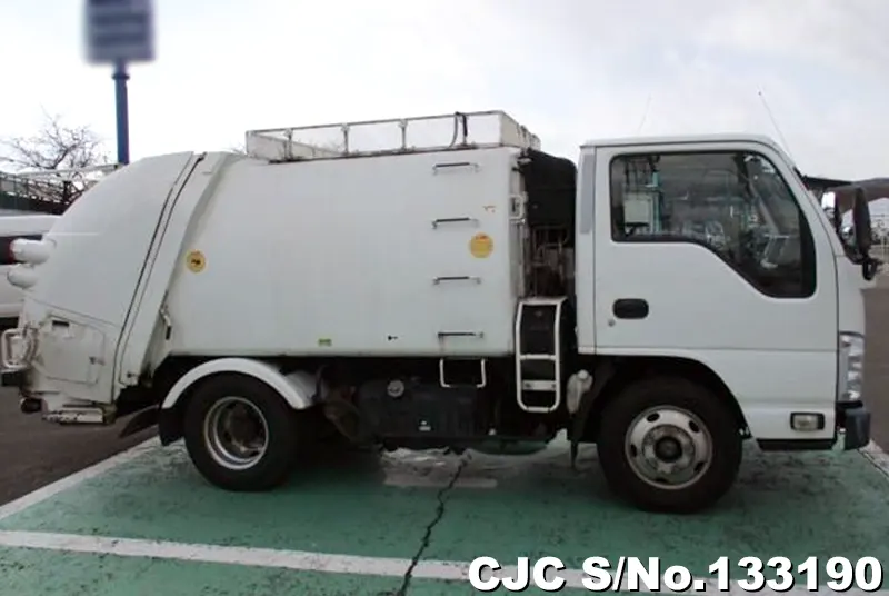 2010 Isuzu / Elf Stock No. 133190