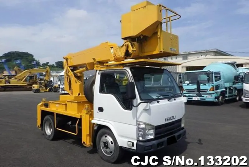 2010 Isuzu / Elf Stock No. 133202