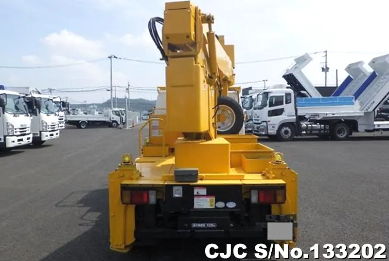 2010 Isuzu / Elf Stock No. 133202