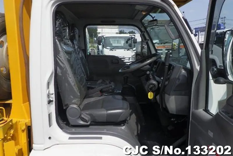 2010 Isuzu / Elf Stock No. 133202