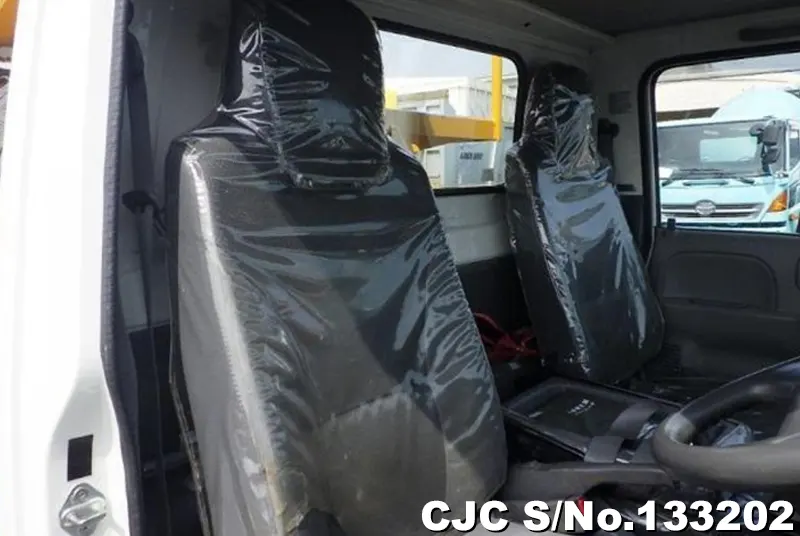 2010 Isuzu / Elf Stock No. 133202