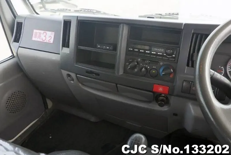 2010 Isuzu / Elf Stock No. 133202