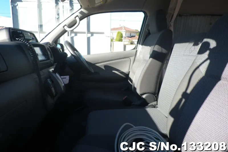 2017 Nissan / Caravan Stock No. 133208