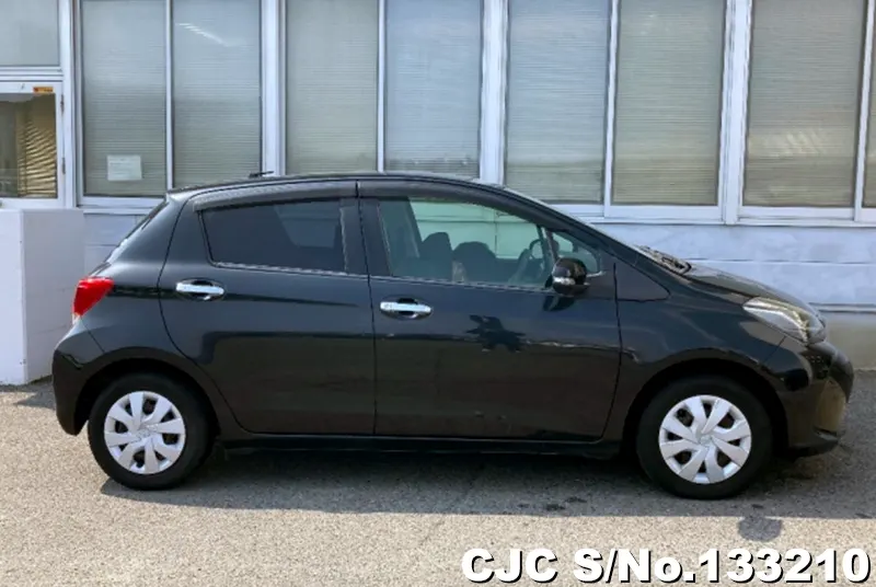 2016 Toyota / Vitz Stock No. 133210