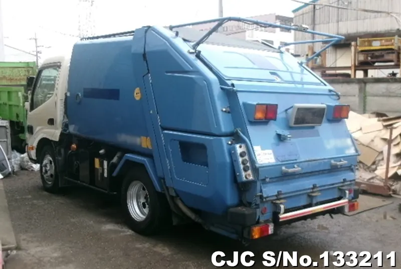 2013 Hino / Dutro Stock No. 133211