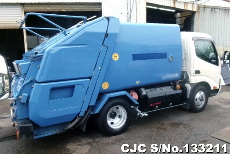 2013 Hino / Dutro Stock No. 133211