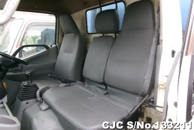 2013 Hino / Dutro Stock No. 133211