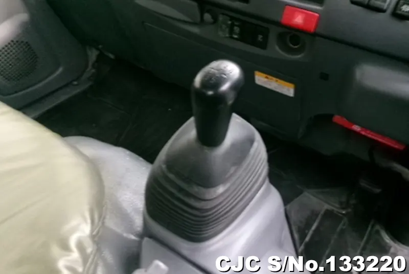 2009 Isuzu / Elf Stock No. 133220