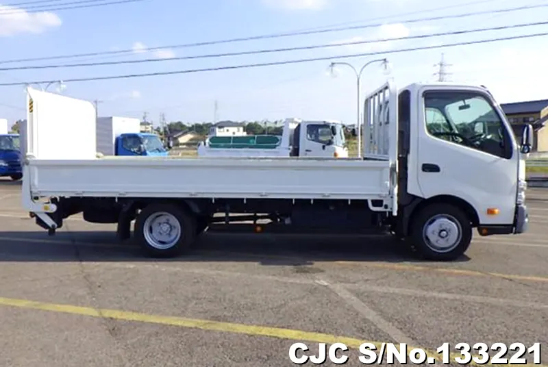 2018 Hino / Dutro Stock No. 133221