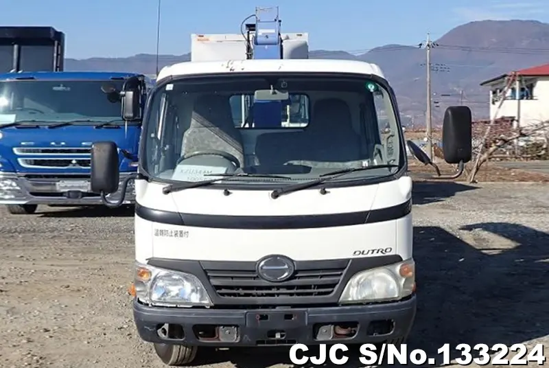 2010 Hino / Dutro Stock No. 133224