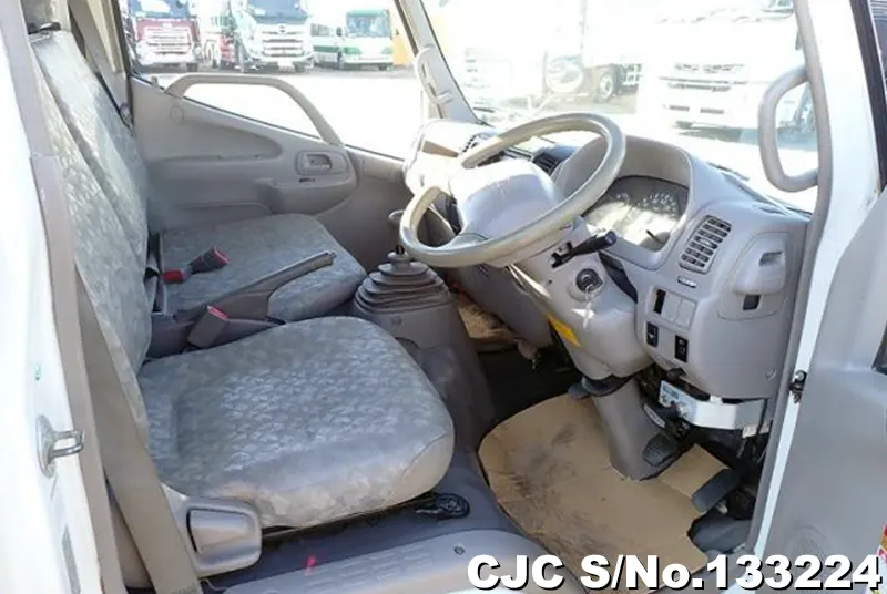 2010 Hino / Dutro Stock No. 133224