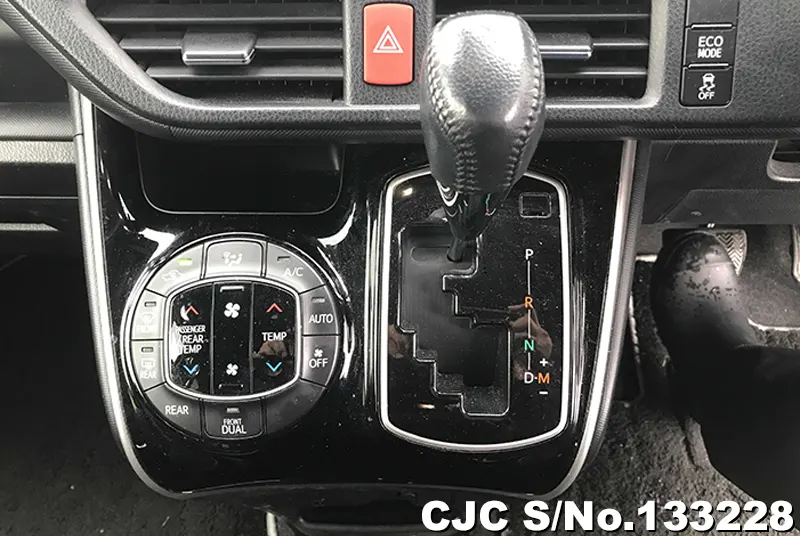 2018 Toyota / Voxy Stock No. 133228