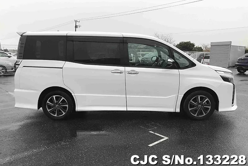 2018 Toyota / Voxy Stock No. 133228