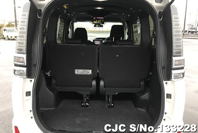 2018 Toyota / Voxy Stock No. 133228