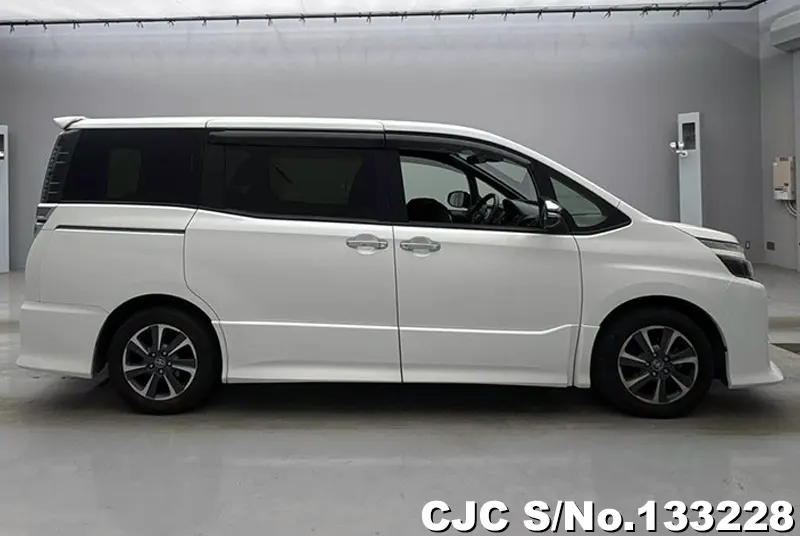 2018 Toyota / Voxy Stock No. 133228