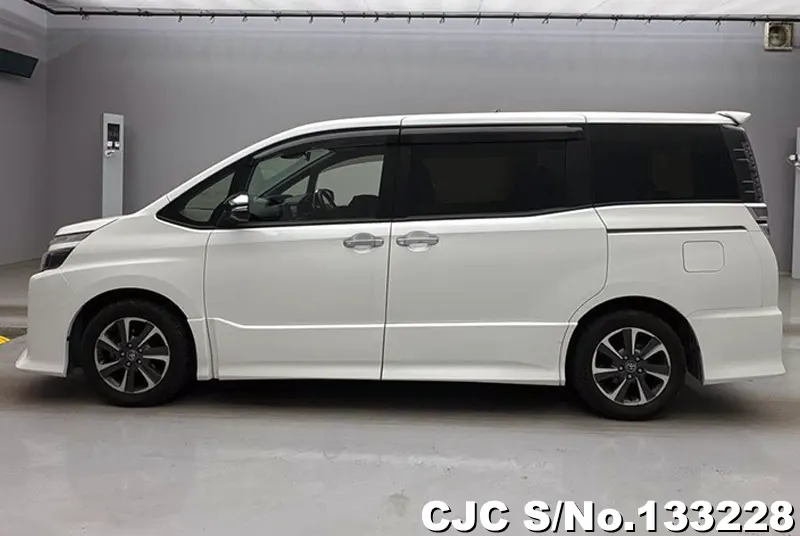 2018 Toyota / Voxy Stock No. 133228