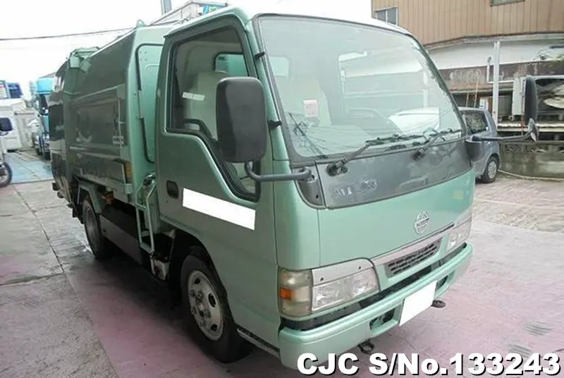 2002 Nissan / Atlas Stock No. 133243