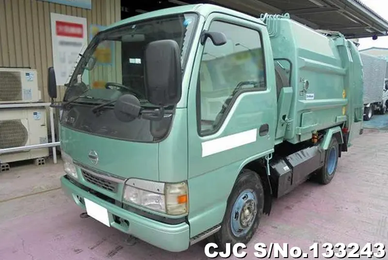 2002 Nissan / Atlas Stock No. 133243