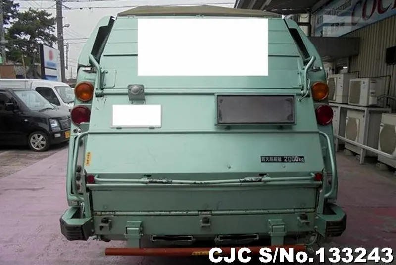 2002 Nissan / Atlas Stock No. 133243