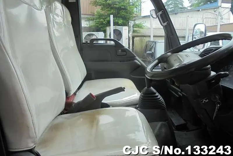 2002 Nissan / Atlas Stock No. 133243