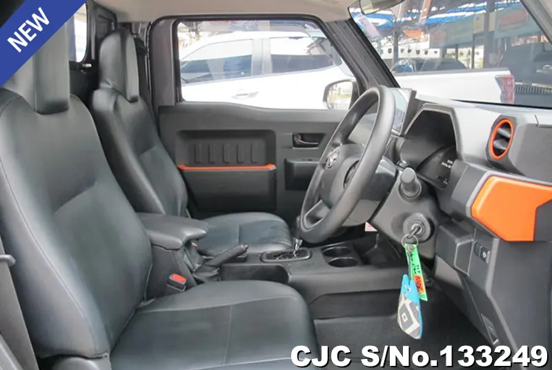 2025 Toyota / Hilux / Champ Stock No. 133249