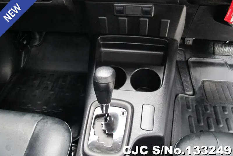 Toyota Hilux in Gray for Sale Image 11