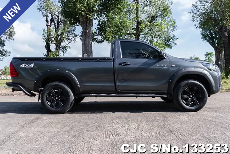 Toyota Hilux in Gray for Sale Image 5