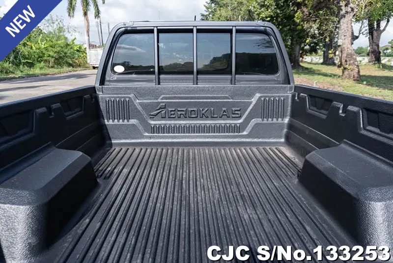 Toyota Hilux in Gray for Sale Image 7