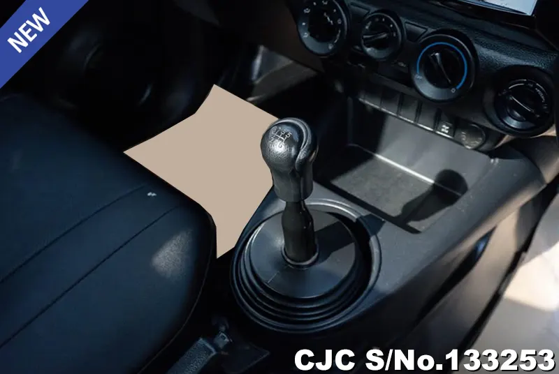 Toyota Hilux in Gray for Sale Image 12