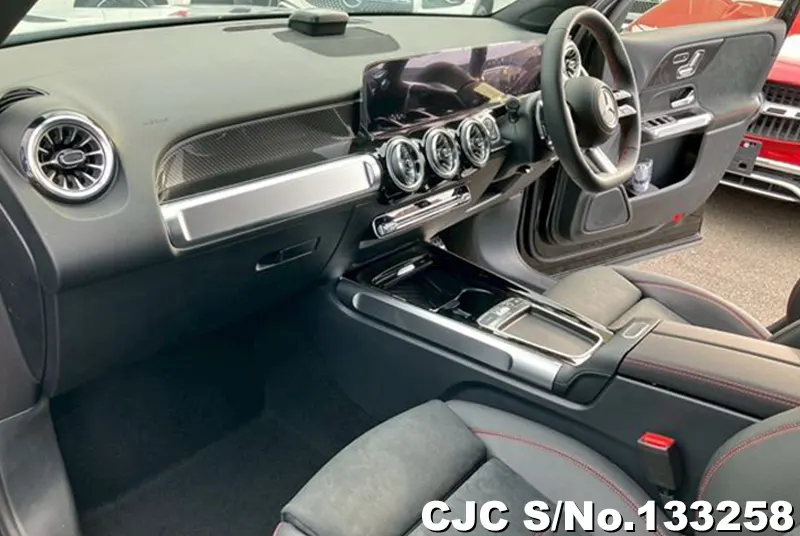 2025 Mercedes Benz / GLB Class Stock No. 133258