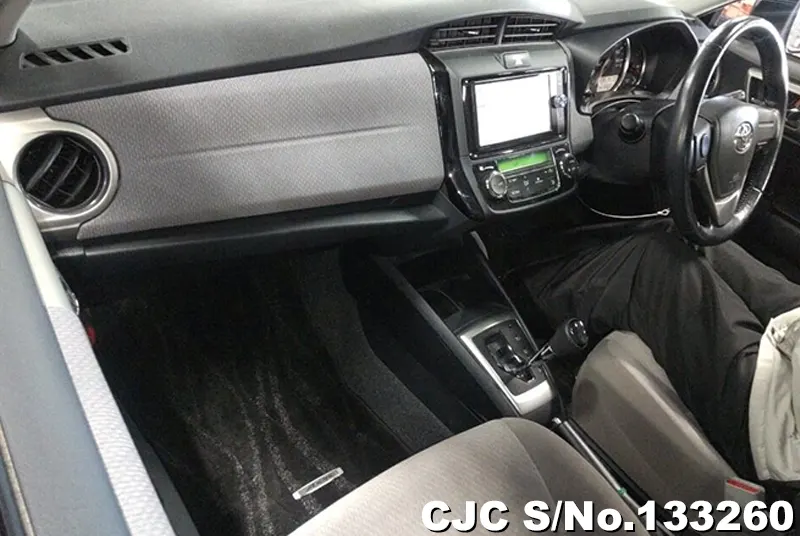 2013 Toyota / Corolla Axio Stock No. 133260