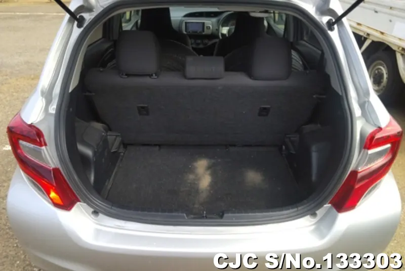 2016 Toyota / Vitz Stock No. 133303