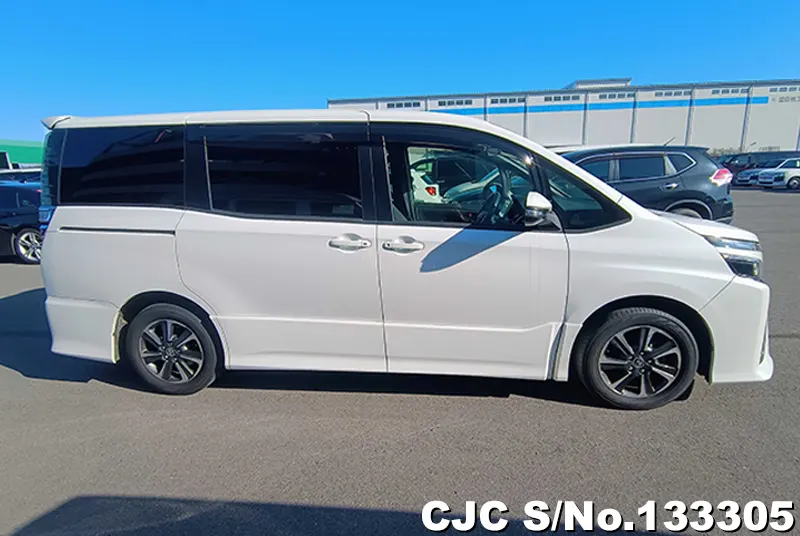 2017 Toyota / Voxy Stock No. 133305