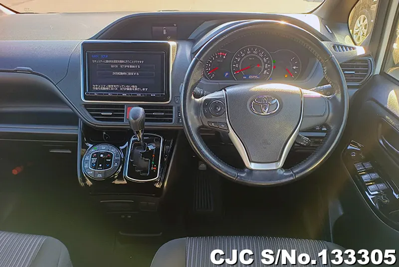 2017 Toyota / Voxy Stock No. 133305