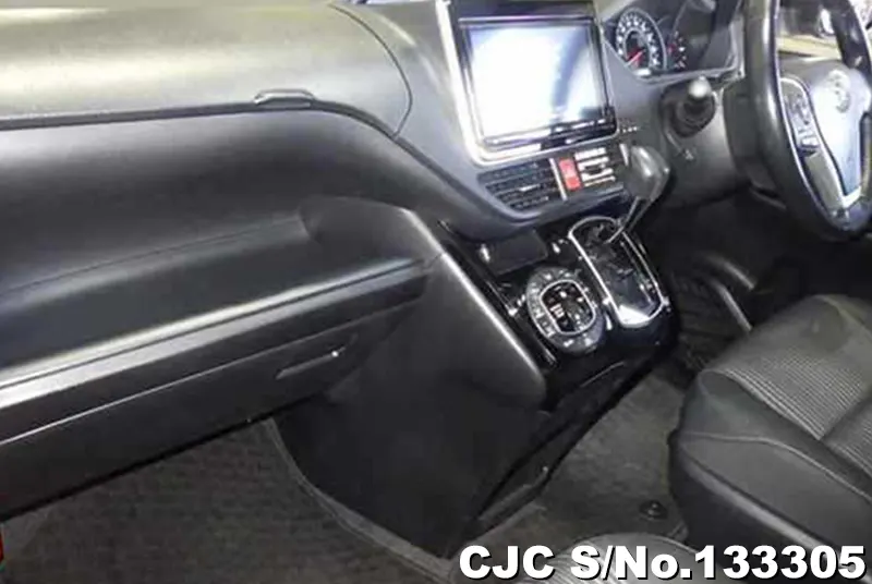 2017 Toyota / Voxy Stock No. 133305