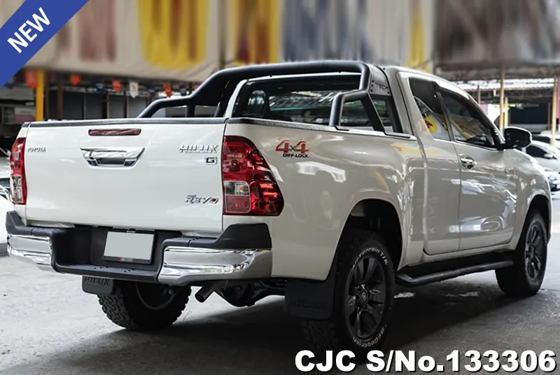 2017 Toyota / Hilux / Revo Stock No. 133306