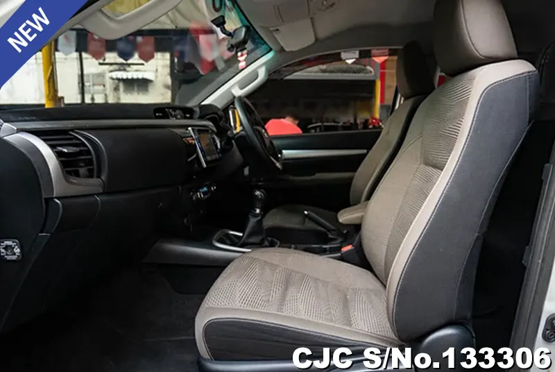 2017 Toyota / Hilux / Revo Stock No. 133306