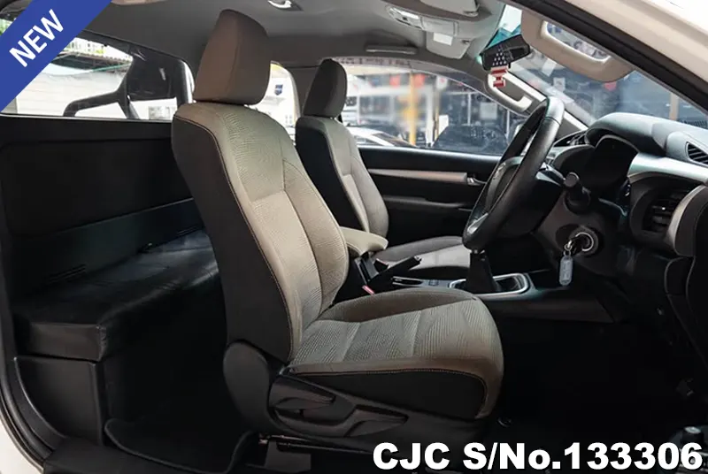 2017 Toyota / Hilux / Revo Stock No. 133306