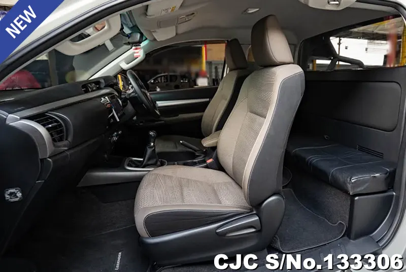 2017 Toyota / Hilux / Revo Stock No. 133306