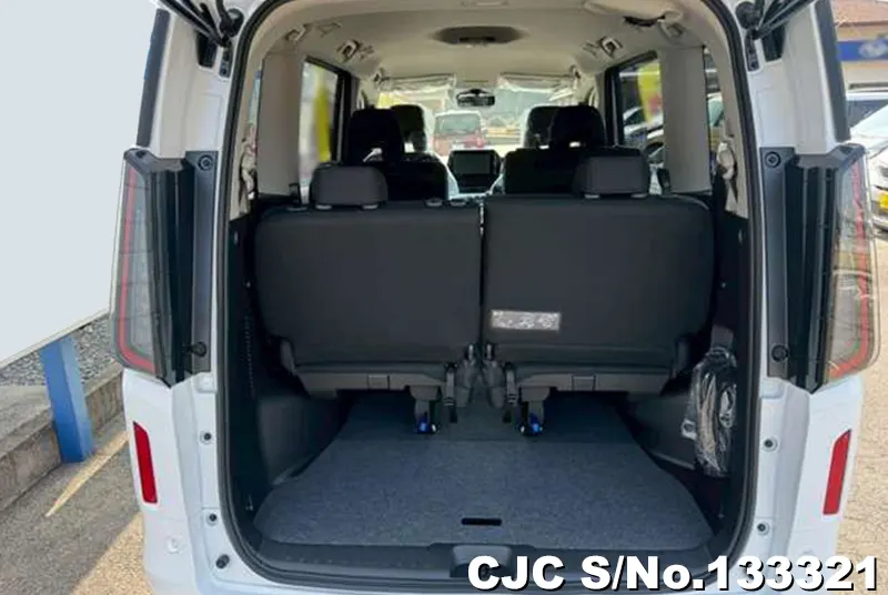 2026 Nissan / Serena Stock No. 133321